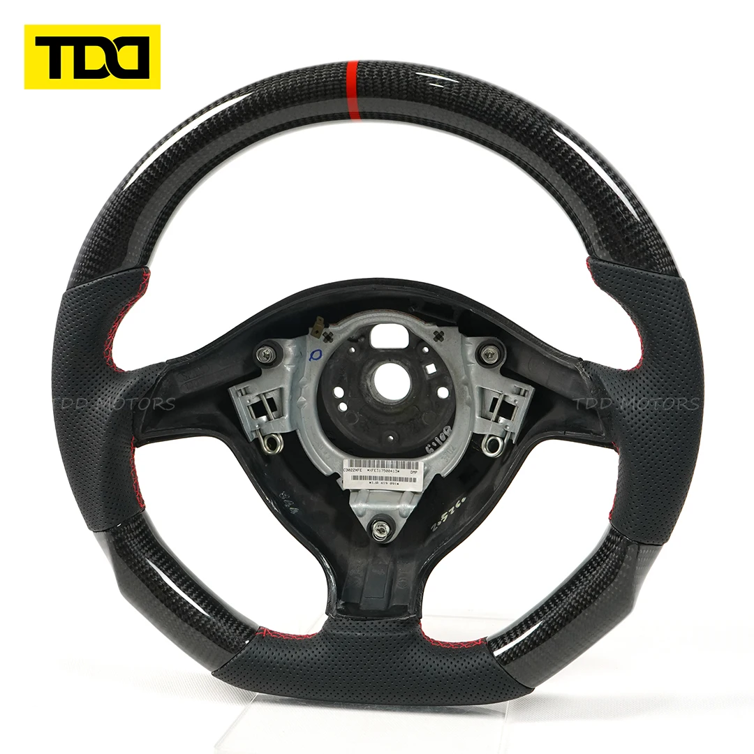 TDD Volante de fibra de carbono y cuero perforado para VW Golf IV
