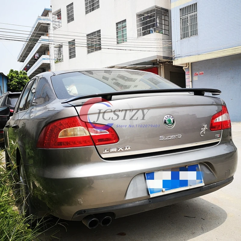 Alerón trasero ABS aspecto fibra carbono – Skoda Superb 2006-2023 sedán - imagen 4