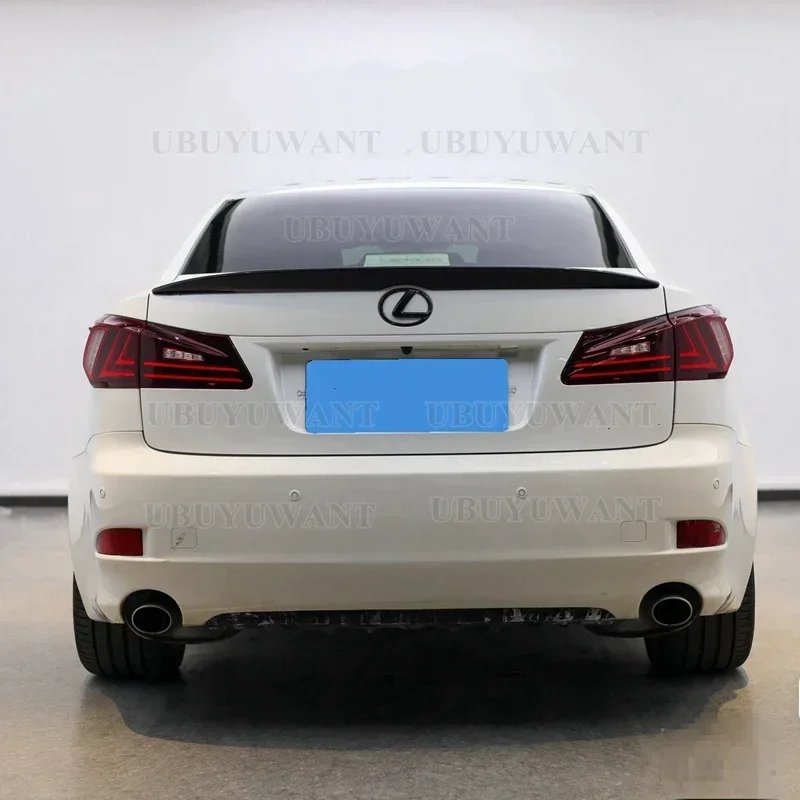 Vista frontal del alerón de carbono para Lexus IS