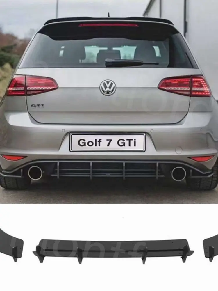 Difusor trasero negro instalado en Volkswagen Golf 7 GTI