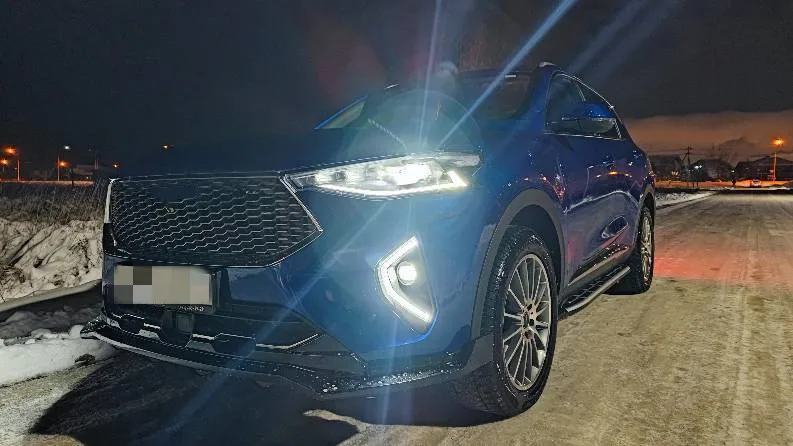 Kit de labio delantero instalado en un Haval F7X