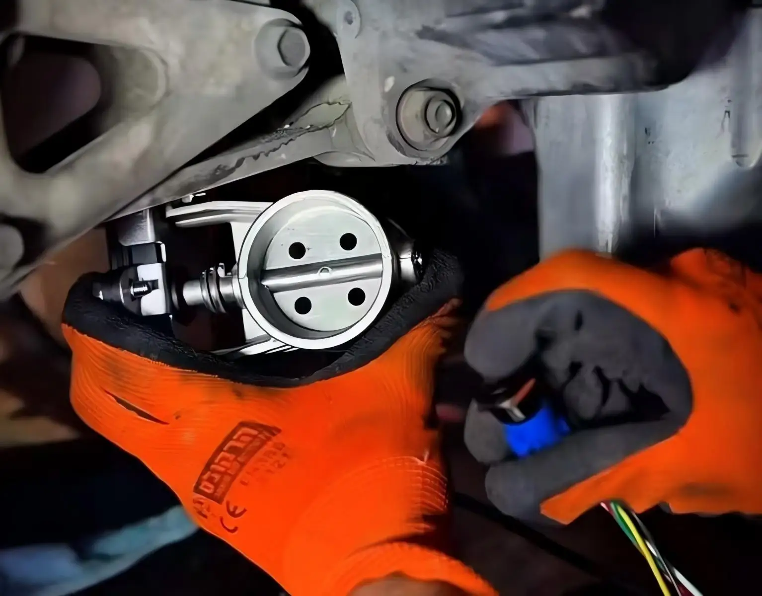 Válvula de escape eléctrica con control por botón – negro - imagen 3