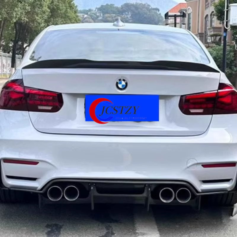 Alerón trasero deportivo instalado en BMW Serie 3 F30