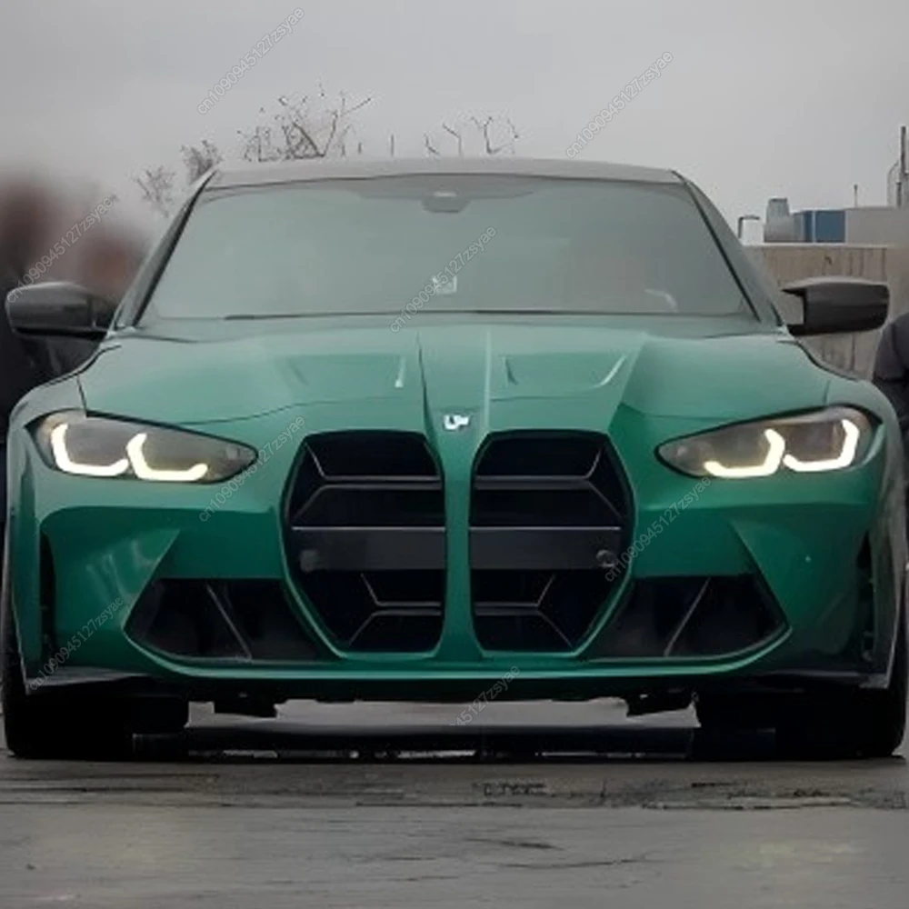 Parrilla frontal deportiva instalada en un BMW M3 o M4