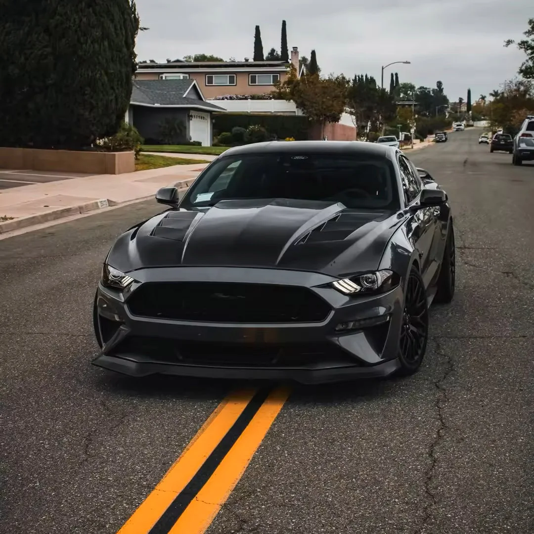 Capó de fibra de carbono ventilado – Ford Mustang 2018-2023 - imagen 4