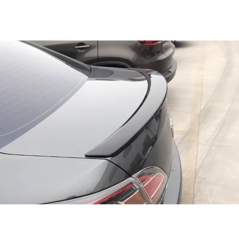 Perspectiva lateral del accesorio exterior para Mazda 6