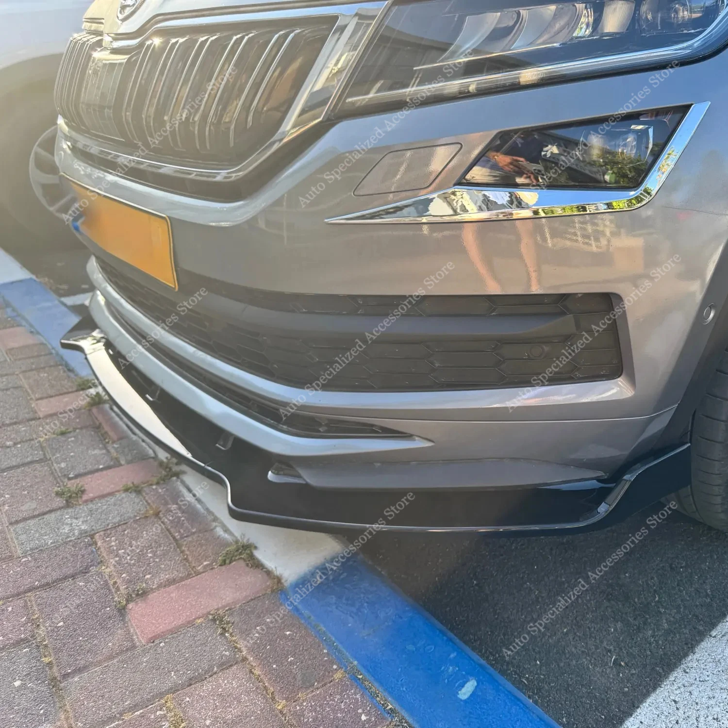Divisor de paragolpes delantero ABS negro brillo – Skoda Kodiaq - imagen 3