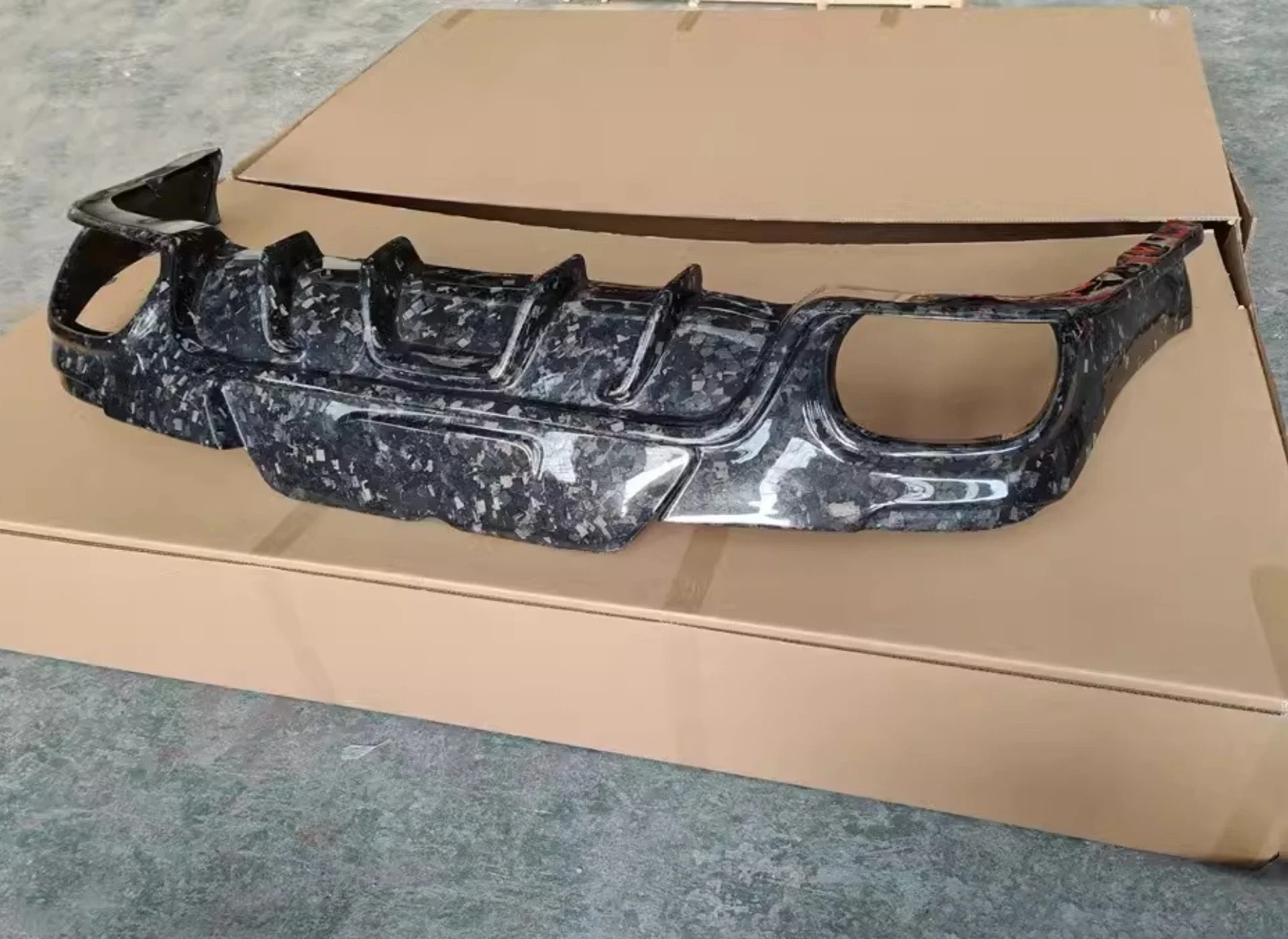 Difusor trasero carbono forjado Porsche Panamera 2014-2017 - imagen 4