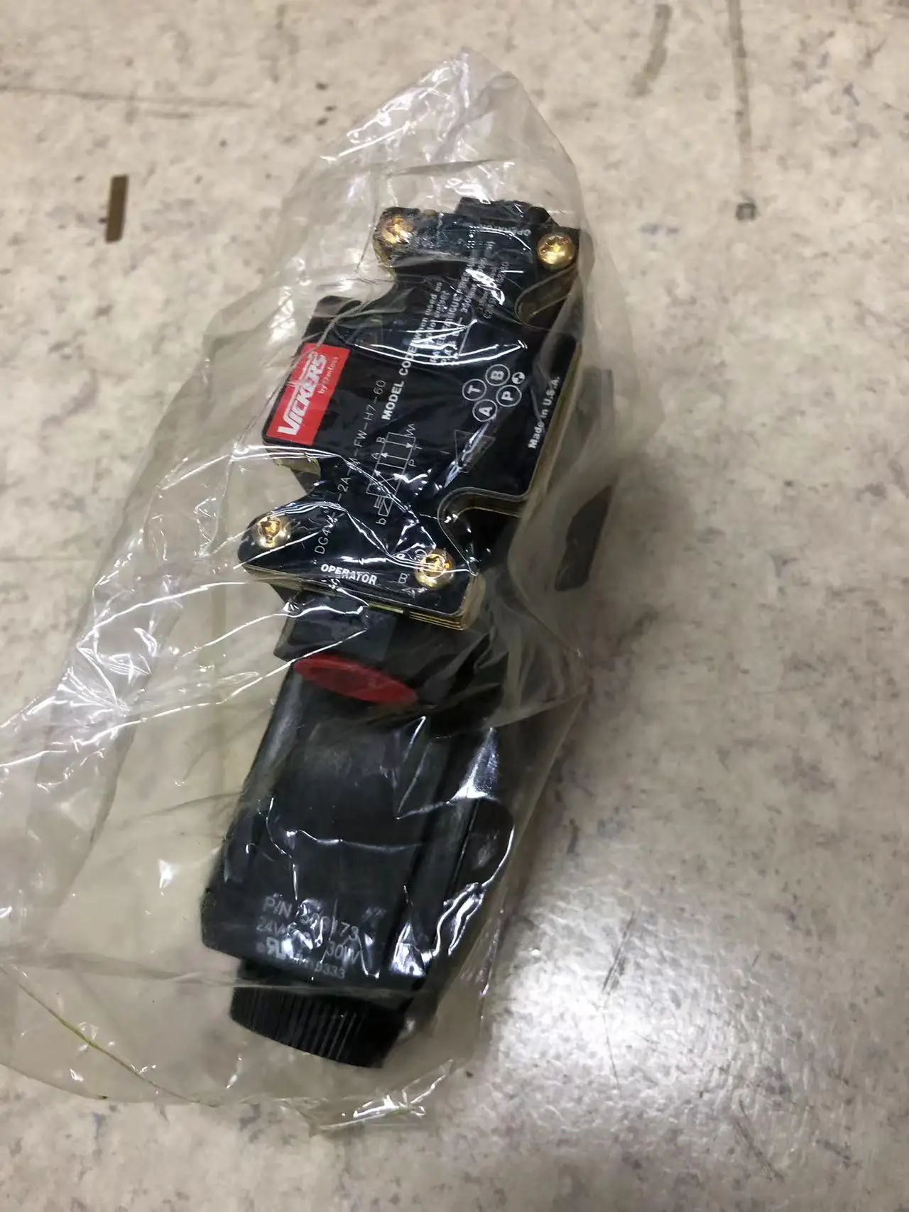 870464 DG4V-3-2A-M-FW-H7-60 DG4V 3 2A M FW H7 60 DG4V32AMFWH760 DG4V5-6CJ-MUH729 EATON 。 Origen de válvula solenoide IH DAN FOSS - imagen 3