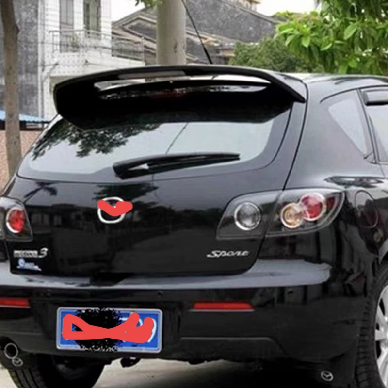 Alerón trasero Mazda 3 Hatchback con luz LED estilo carbono - imagen 2