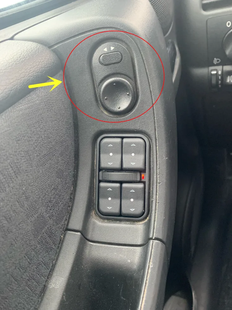 Detalle de la pieza para comparar con el mando instalado
