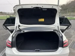 Amortiguadores puerta maletero Toyota Crown S220 2018-2022