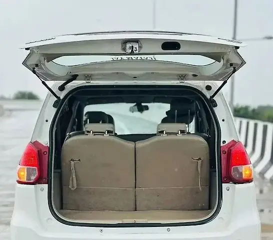 Amortiguadores de portón trasero Suzuki Ertiga ZE 2012-2018