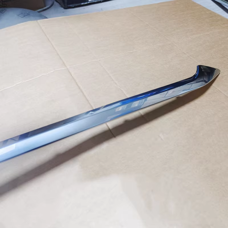 Moldura cromada para parrilla delantera Cadillac CT6 2024 - imagen 3