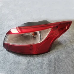 Piloto trasero LED para Ford Focus 2012-2014 con luz de freno lateral