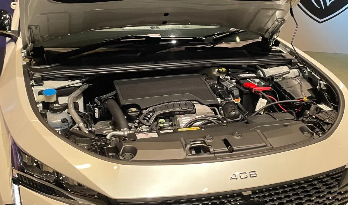 Amortiguadores de gas para capó Peugeot 408 2022-2025