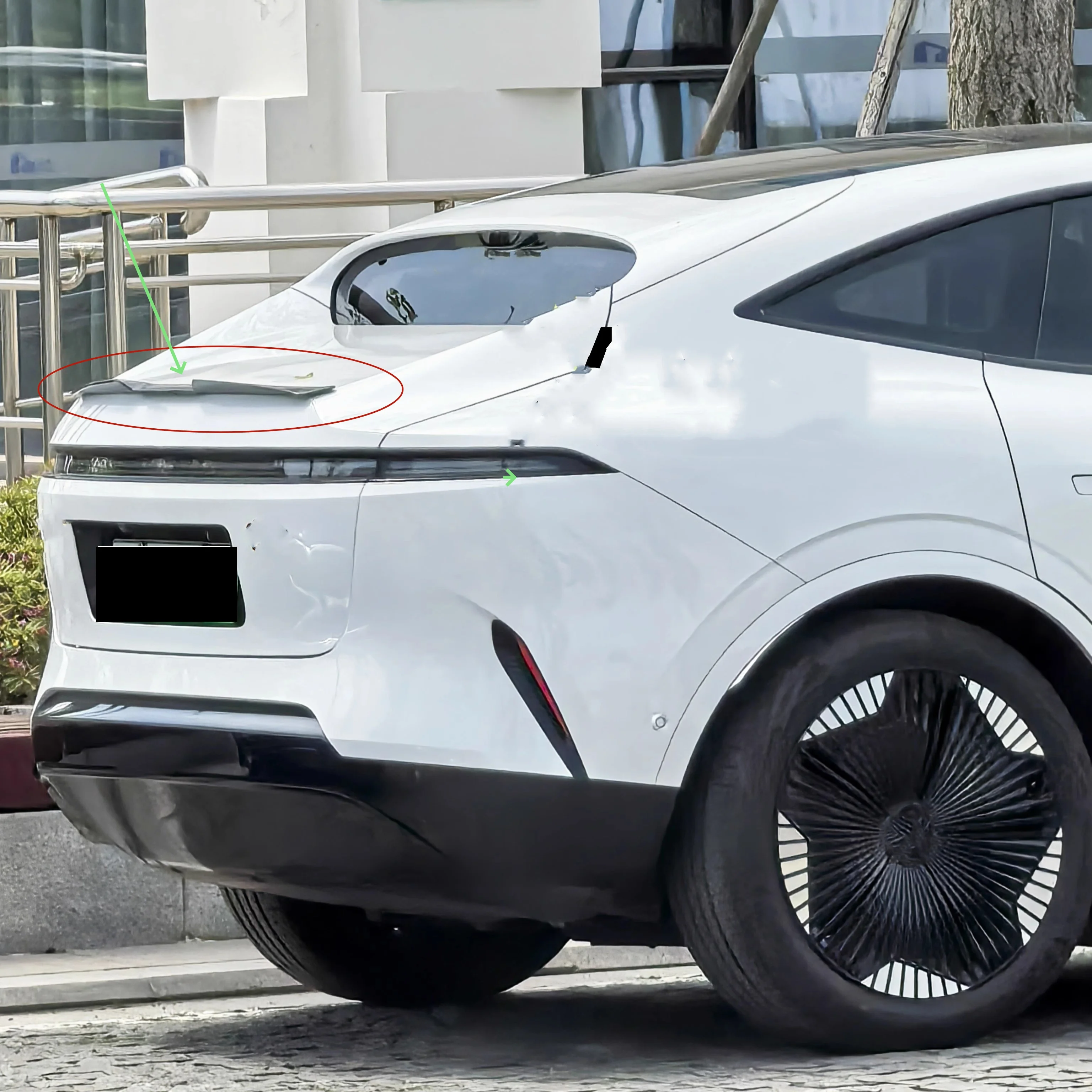 Alerón Carbono Avatr 11 Estilo Modificado - imagen 3