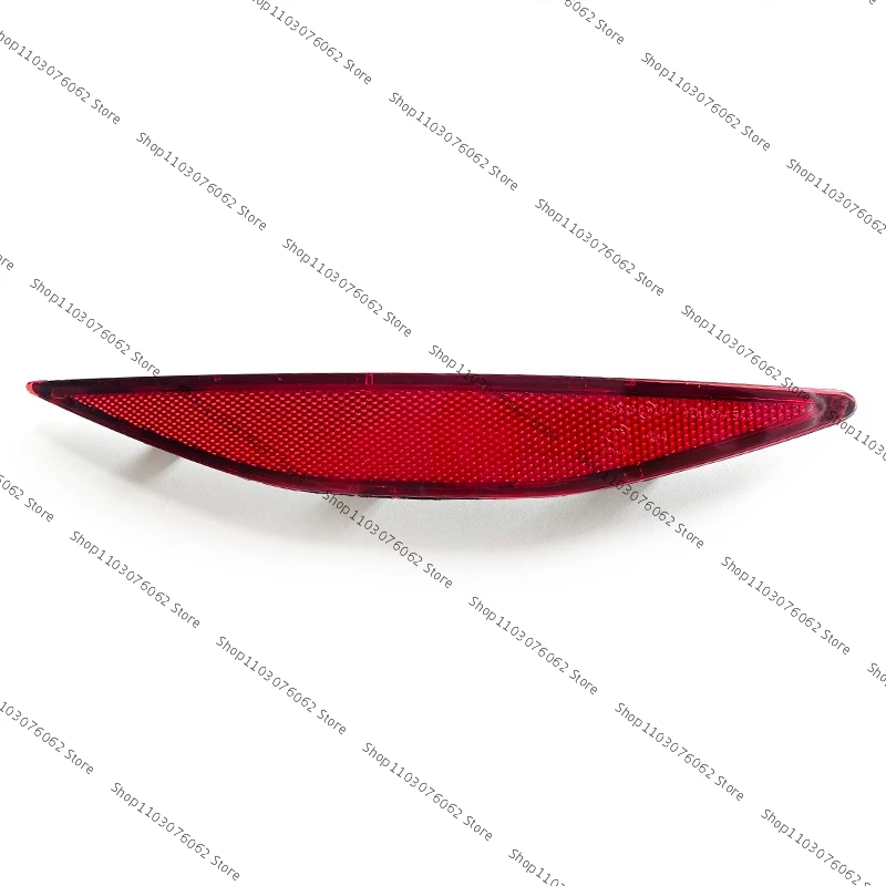 Reflectores paragolpes traseros rojos 5GG945105/106 – VW Golf 7 - imagen 4