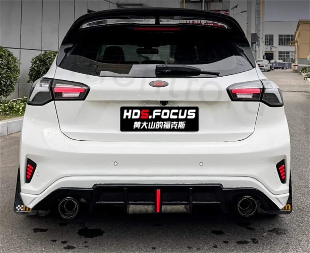 Tubo de escape de parachoques trasero de coche de alta calidad para Ford Focus Mk4 Wagon / Estate 2019 2021 2023 tubo de escape de parachoques trasero LED - imagen 2