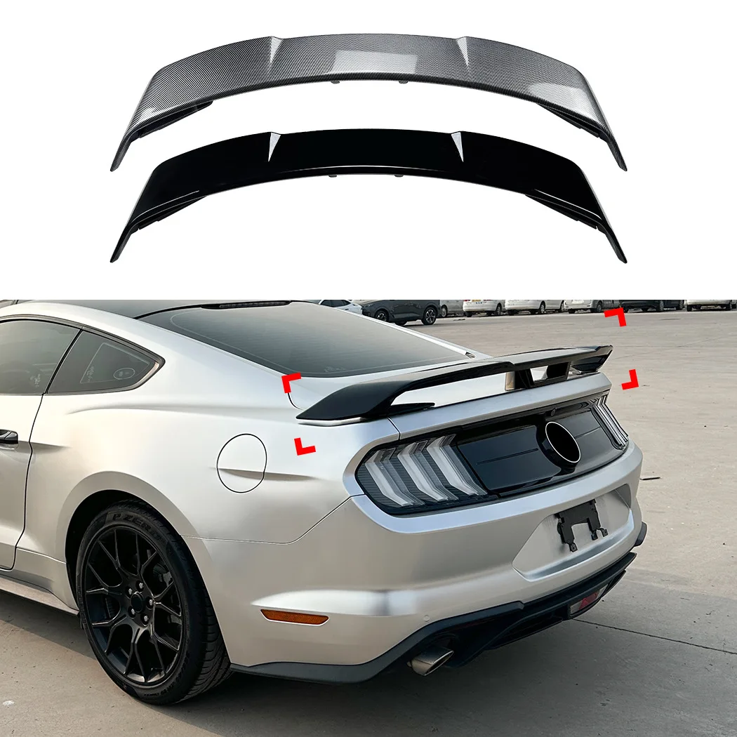 Vista frontal del alerón de fibra de carbono para Ford Mustang MK6