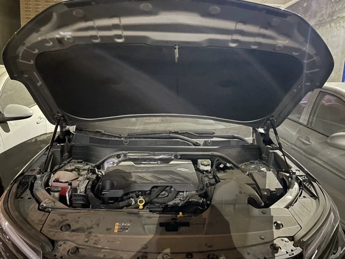 Amortiguadores de capó para Chevrolet Trax 2023-2025 - imagen 2