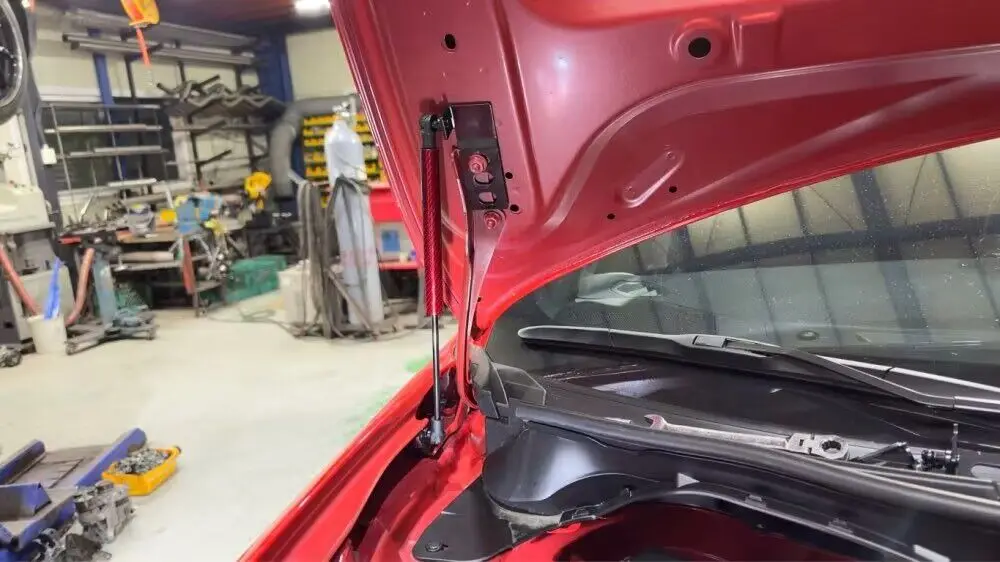 Elevadores de capó de fibra de carbono para Toyota GR86 2021-2024 - imagen 2