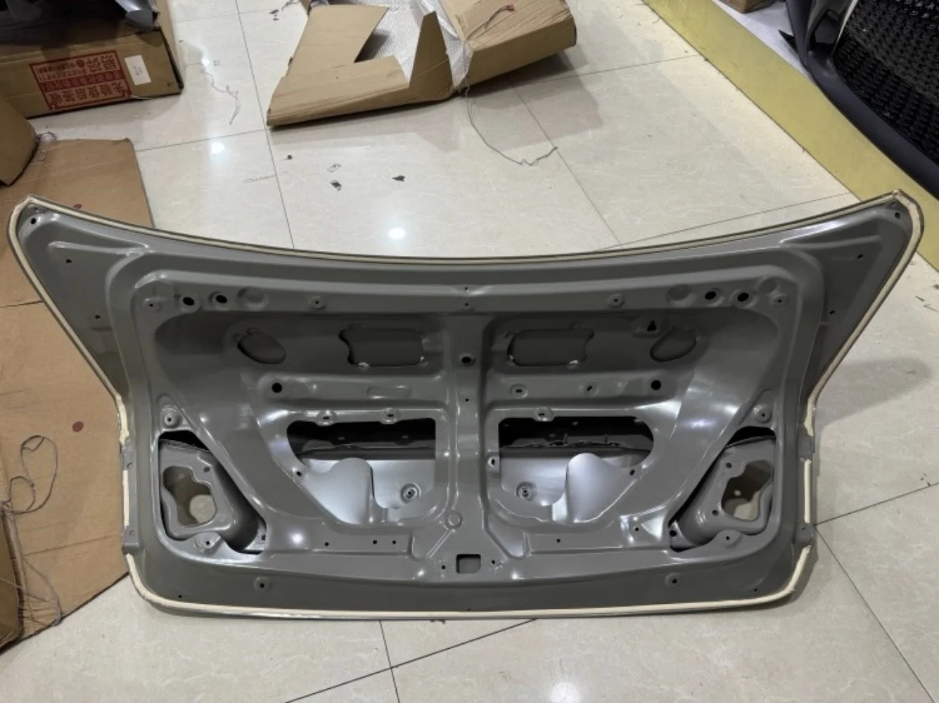 Moldura de maletero sin pintar para Toyota Crown 2015-2018 - imagen 5