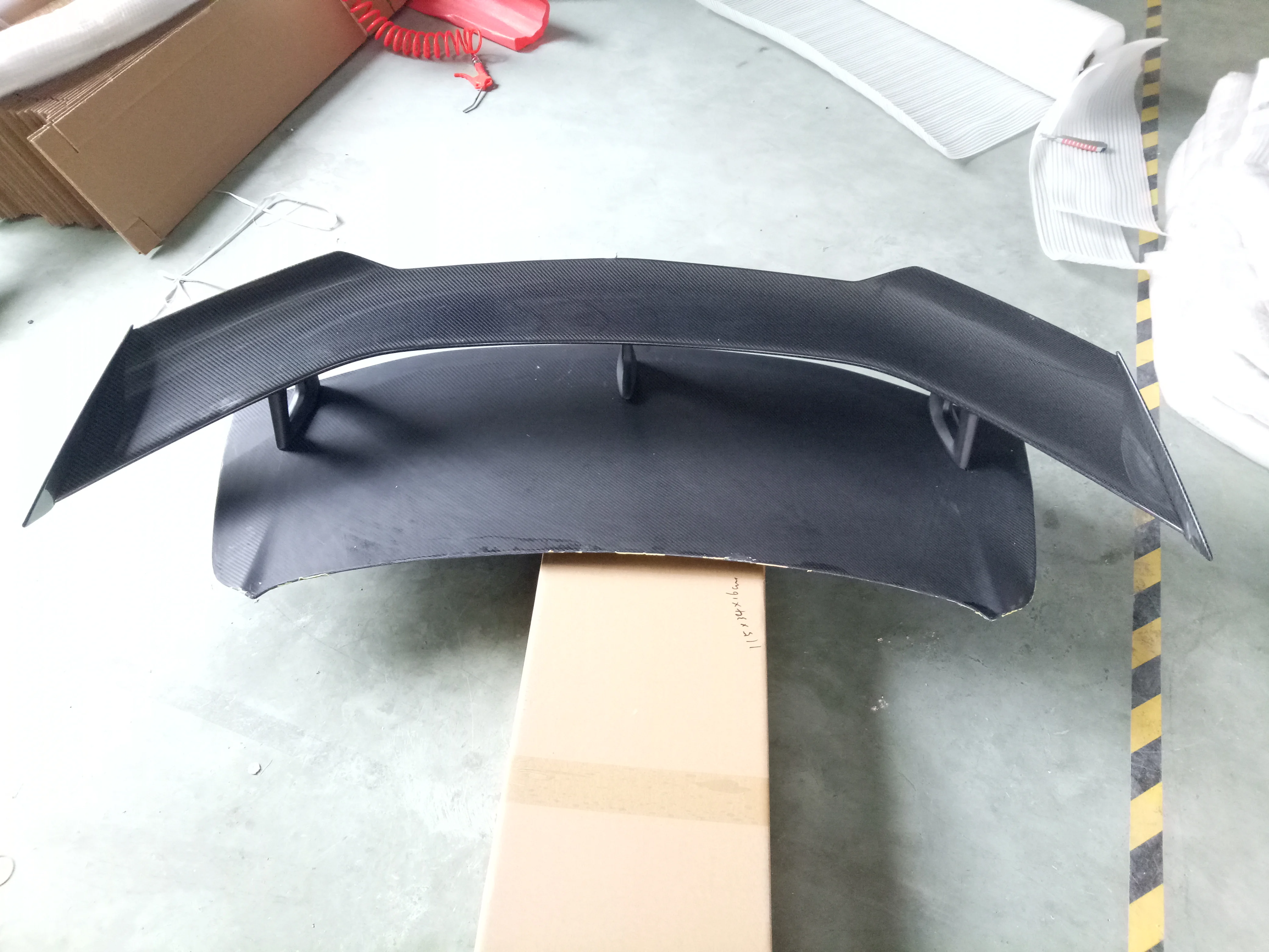 Alerón trasero fibra carbono 1LE Chevrolet Camaro Gen 6 SS ZL1 2016-2018 - imagen 3