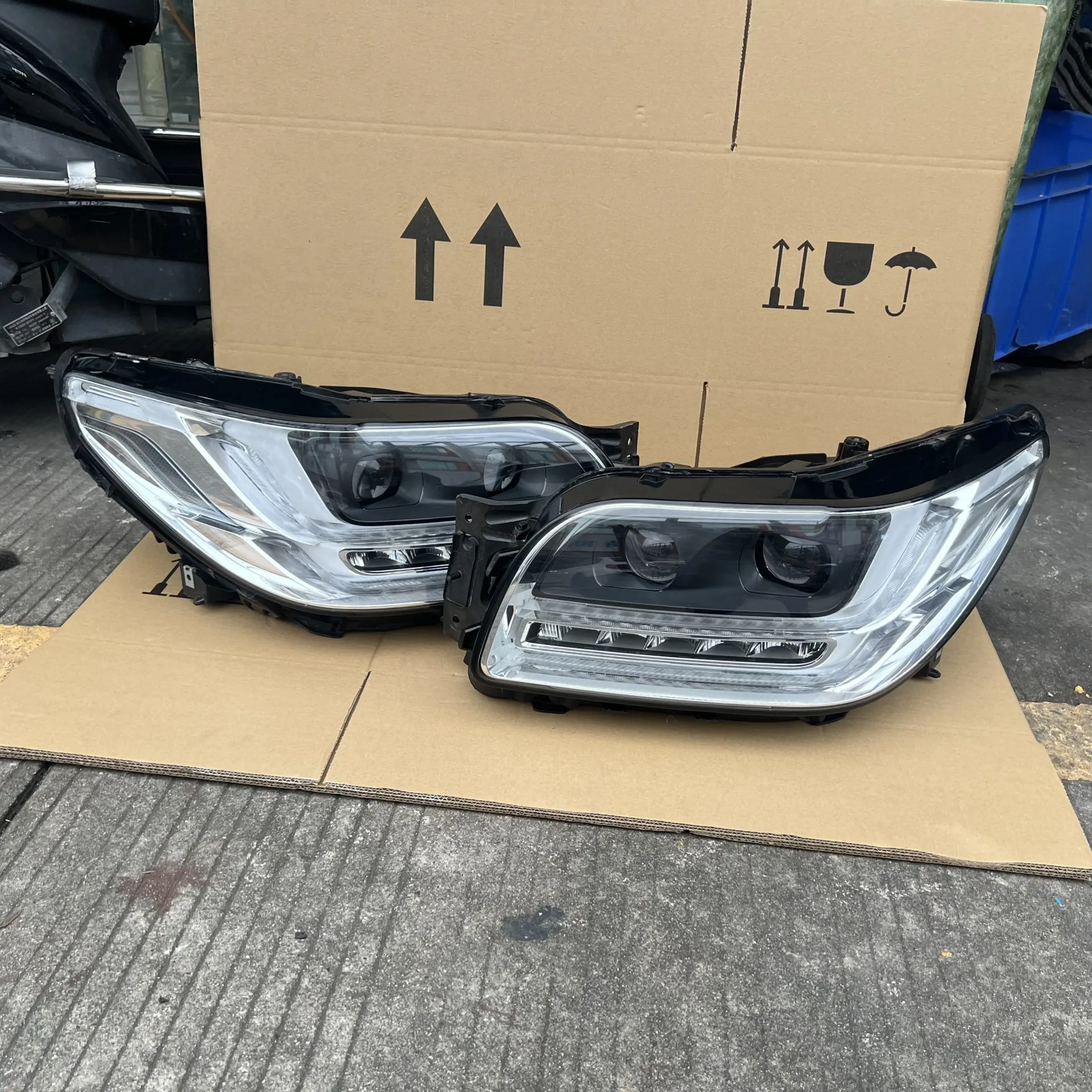 Faros delanteros Lincoln Navigator con luz diurna e intermitentes - imagen 2