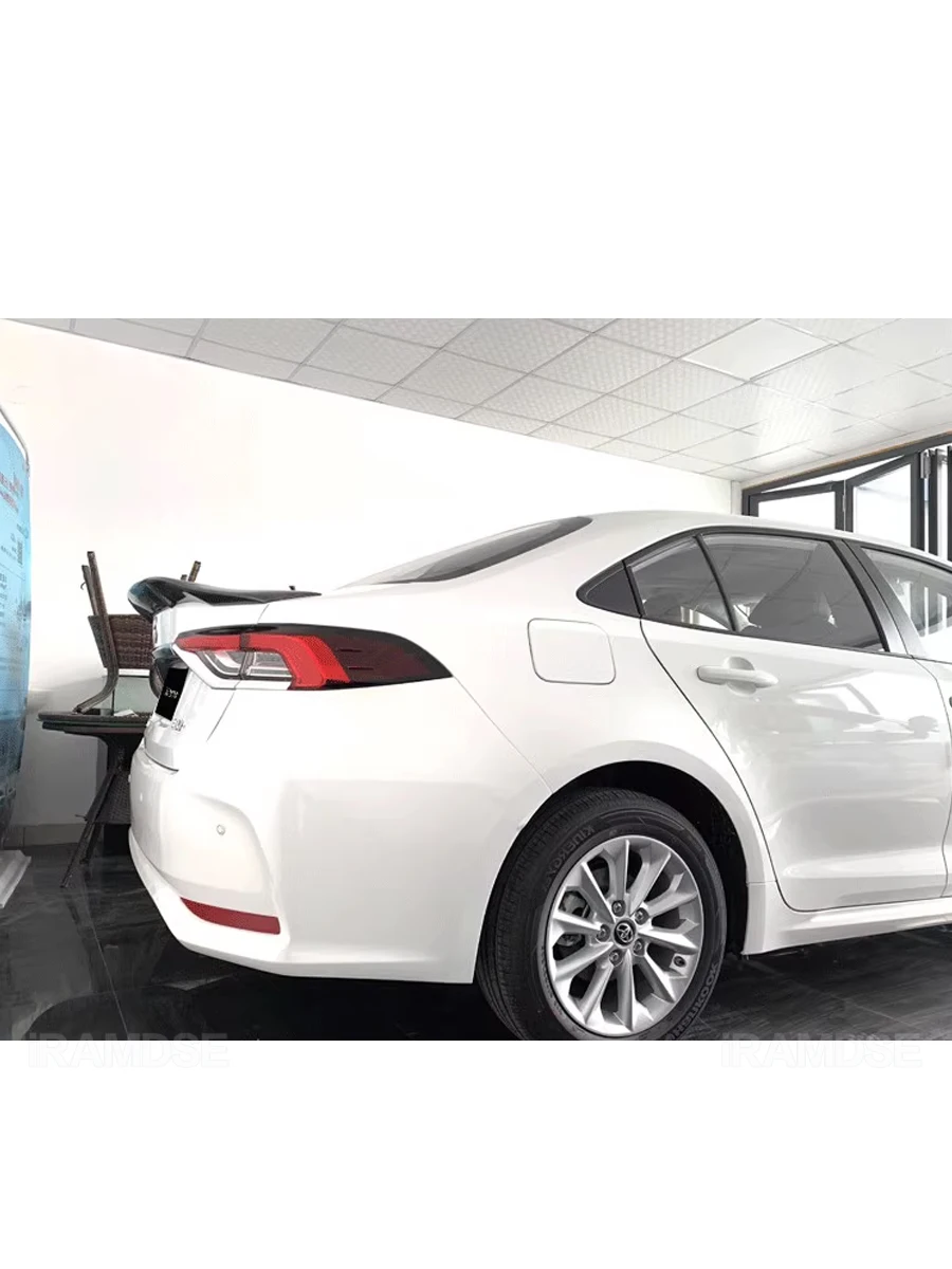 Alerón Ducktail Negro Brillante para Toyota Corolla Sedán 2019-2023 - imagen 3