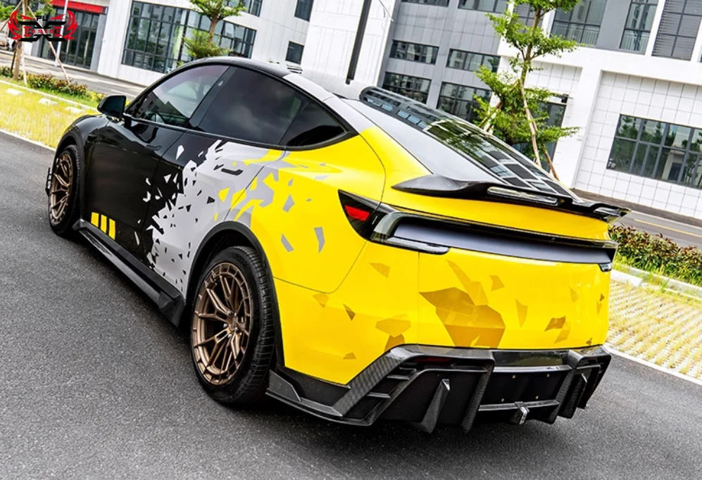 Faldon lateral CM para Tesla Model Y 2025 - labio en fibra carbono - imagen 5