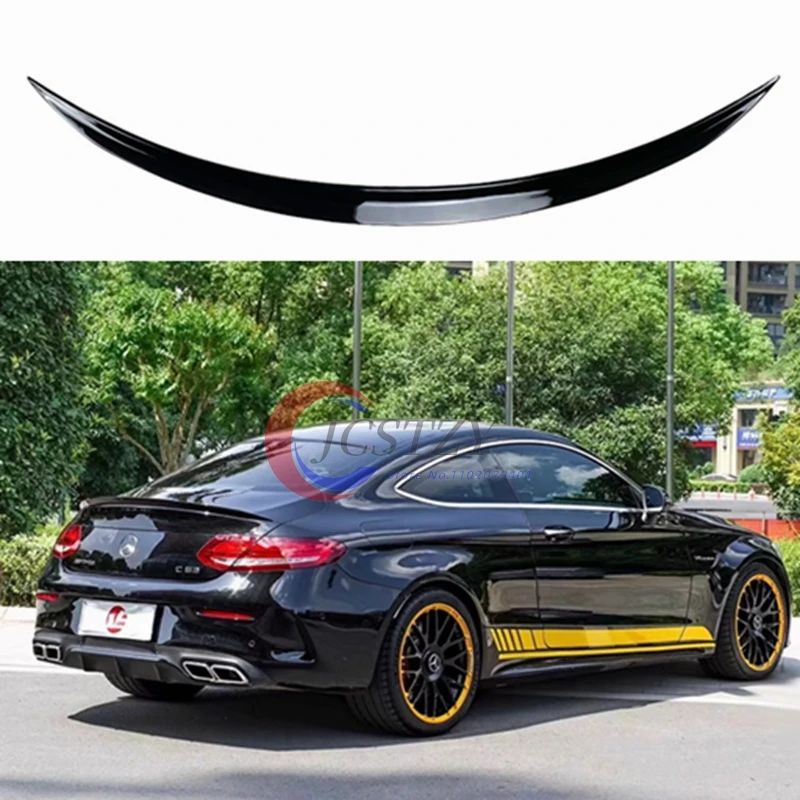 Alerón trasero negro brillante en estilo M4