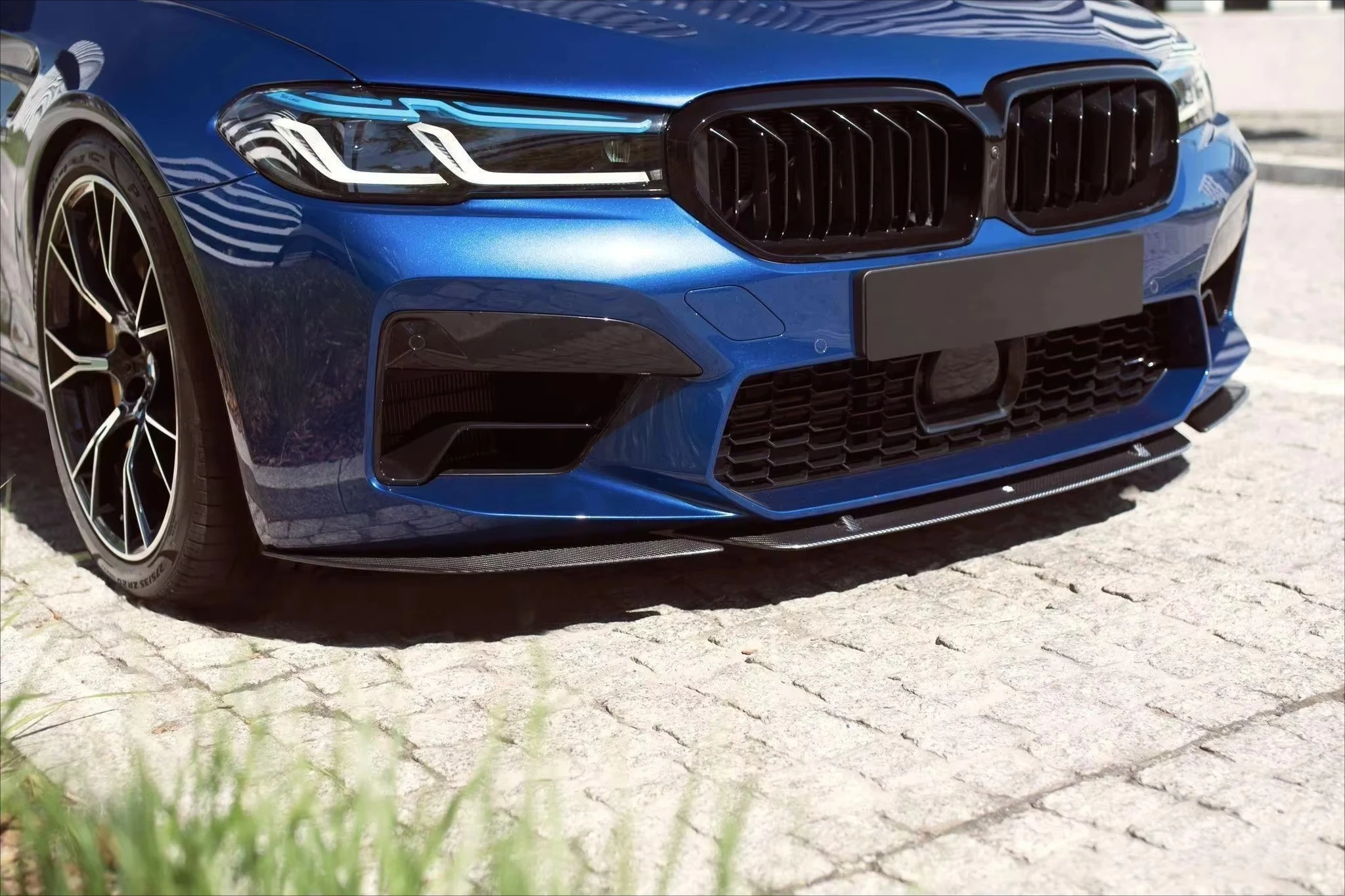 Alerón delantero de fibra de carbono estilo ST – BMW F90 M5 LCI - imagen 4