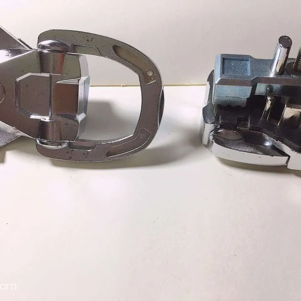 Hebillas metálicas de sujeción para caja de pickup con ganchos - imagen 4