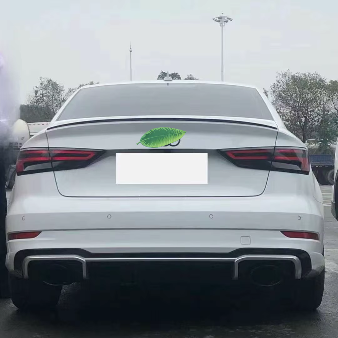 Rejilla central y difusor trasero Audi A3 S line/S3/RS3 2017-2020 - imagen 3