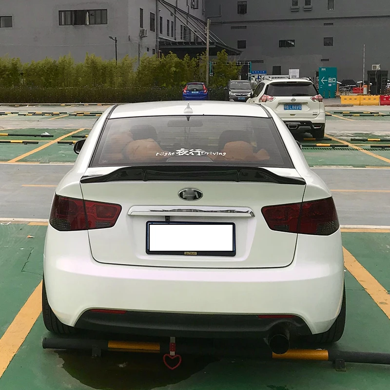 Detalle del diseño del alerón para Kia Forte