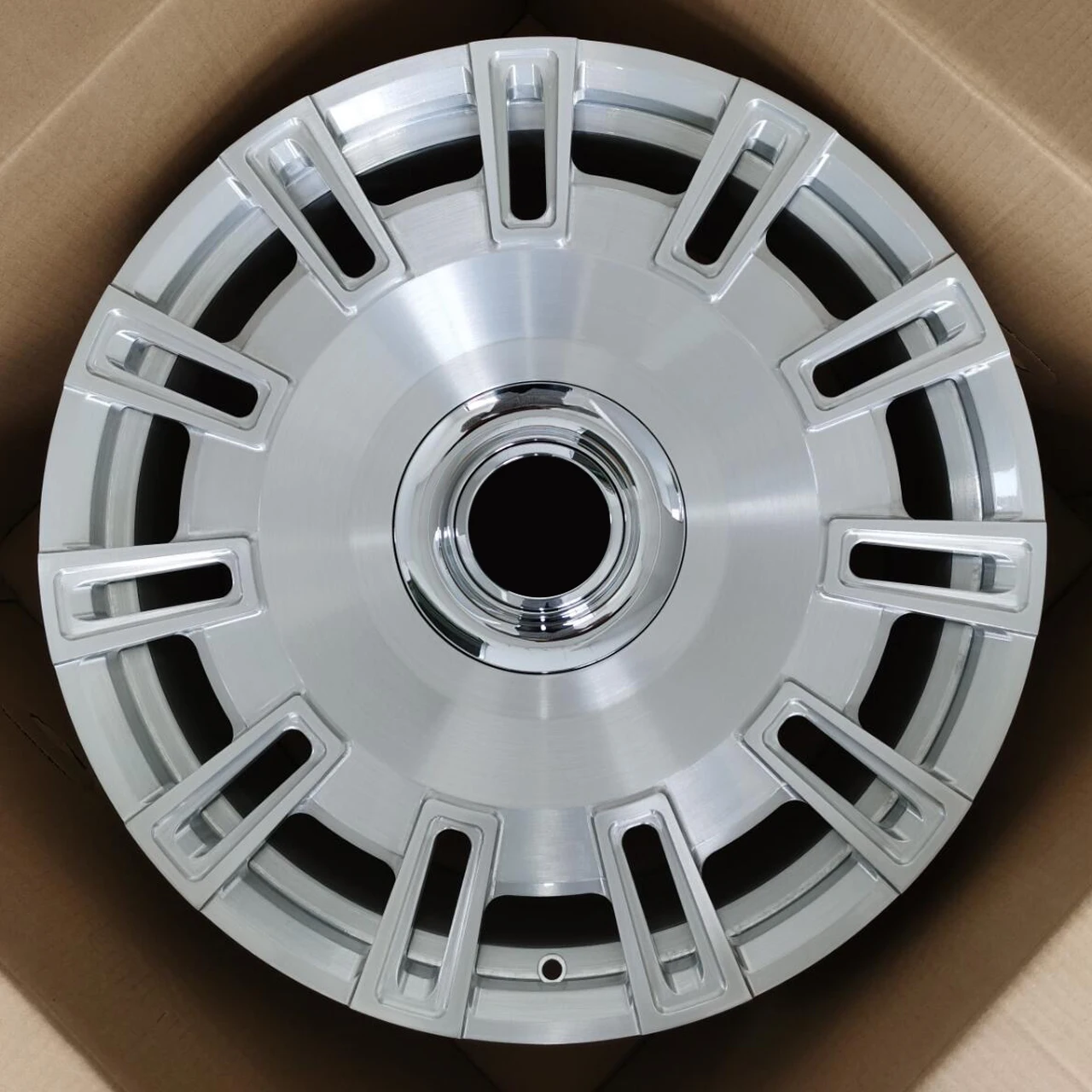 Nuevo diseño 19 20 21 22 pulgadas ruedas de coche de pasajeros de aleación forjada personalizada llantas negras brillantes polacas para Rolls Royce Mercedes Benz