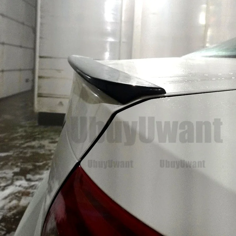 Detalle del accesorio ducktail para el maletero