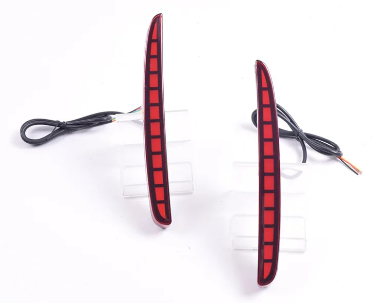 Detalle de las luces LED de parachoques trasero