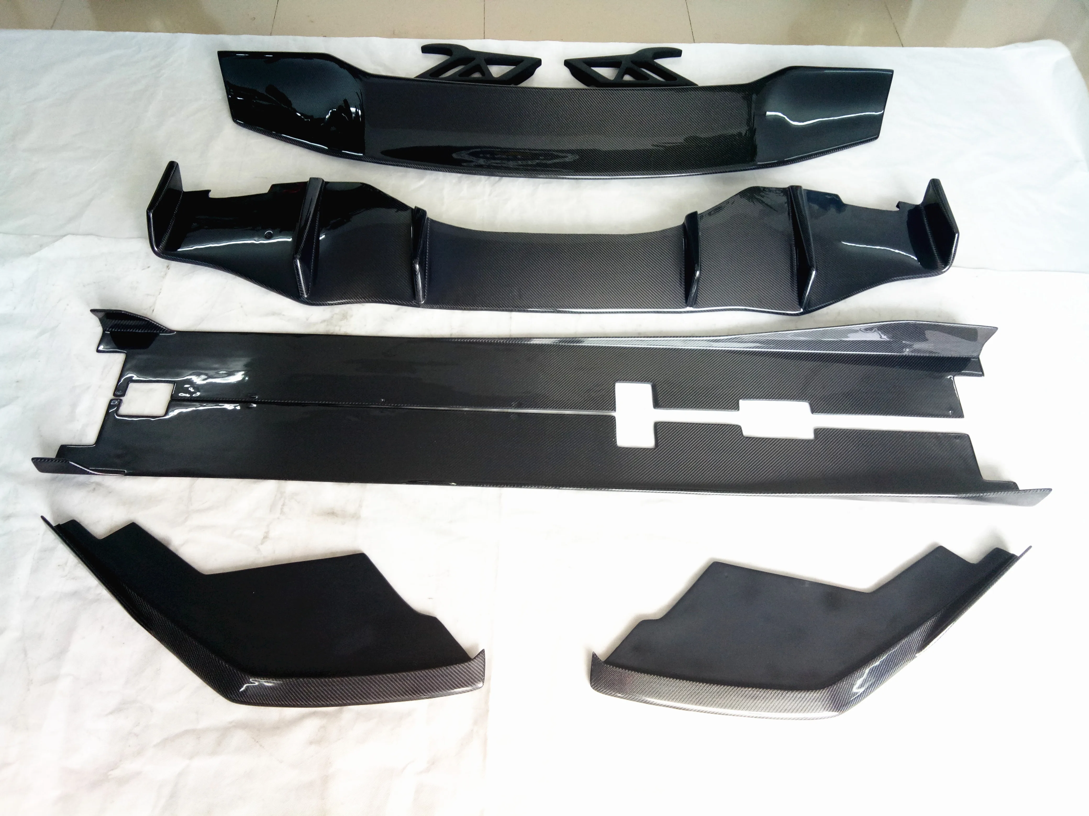 Kit aerodinámico Huracan LP610-4 con alerón GT, faldas y difusor - imagen 2