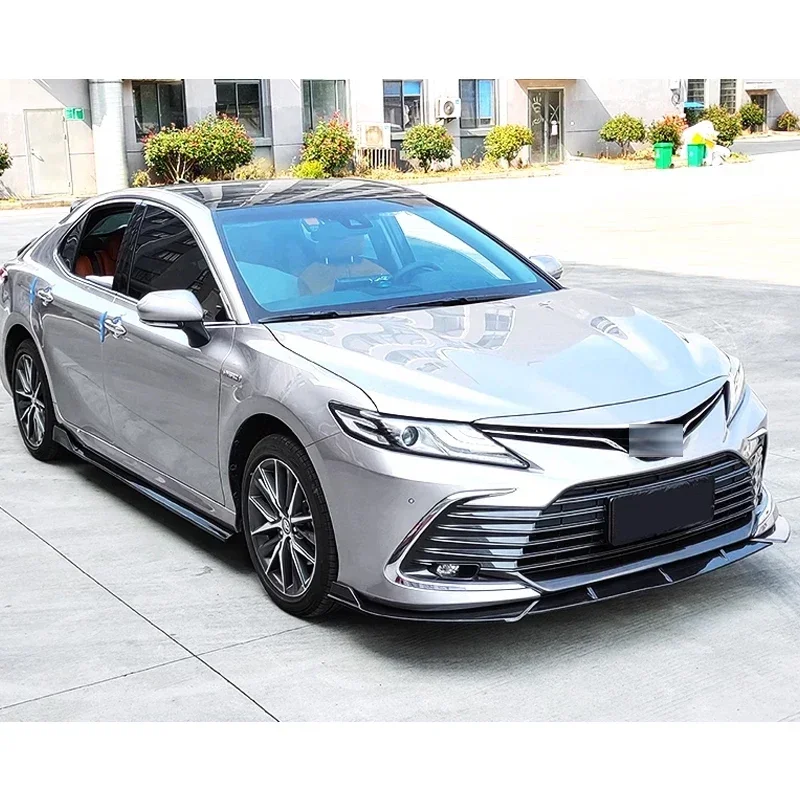 Splitter delantero Toyota Camry 2021-2023 con acabado efecto carbono negro - imagen 5