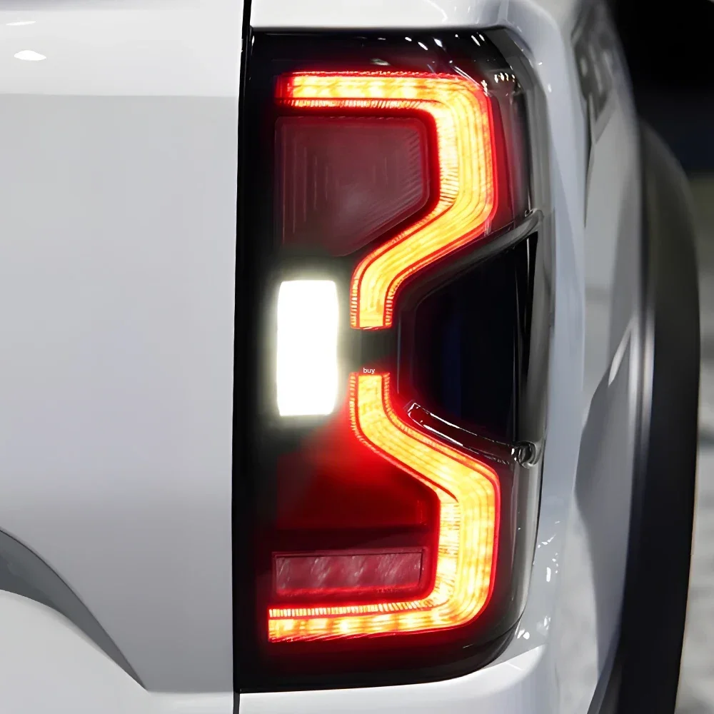 Pilotas traseras LED dinámicas para Ford Ranger 2022-2024