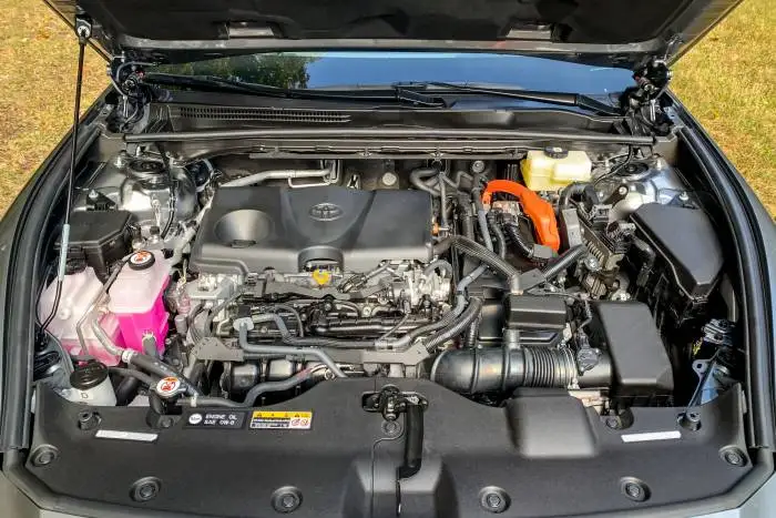 Soporte de capó delantero Toyota Crown Crossover S235