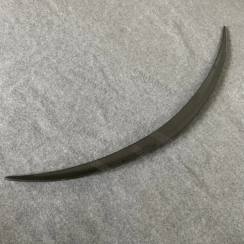 Alerón de fibra de carbono para Mazda 3 Axela Gen 3 vista frontal