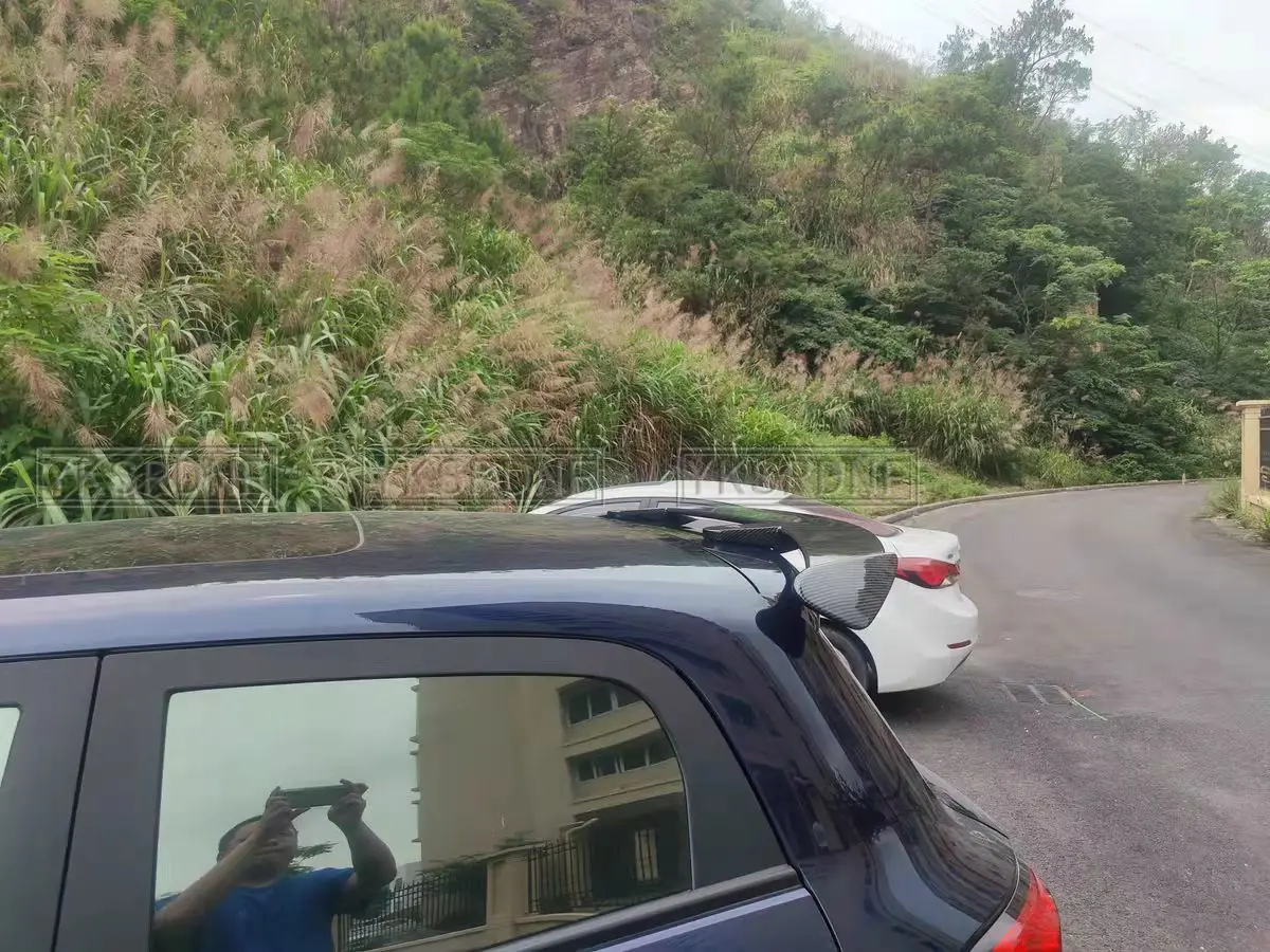Instalación sencilla con tornillería incluida