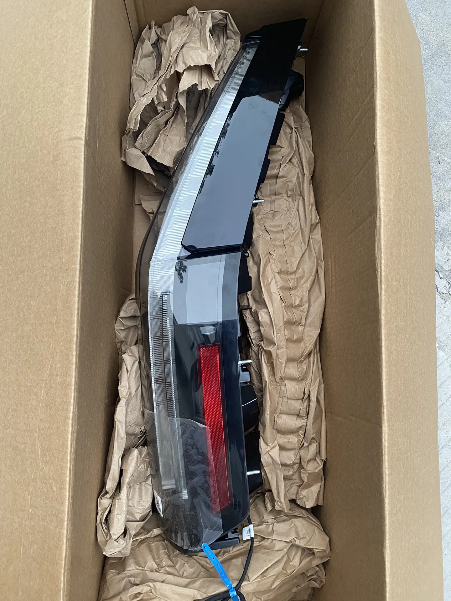 Conjunto luz trasera LED Cadillac Escalade 2025 freno y giro - imagen 3