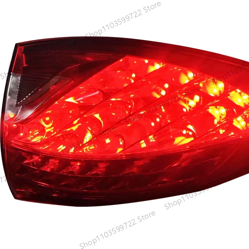 Accesorio de iluminación trasera para automóvil