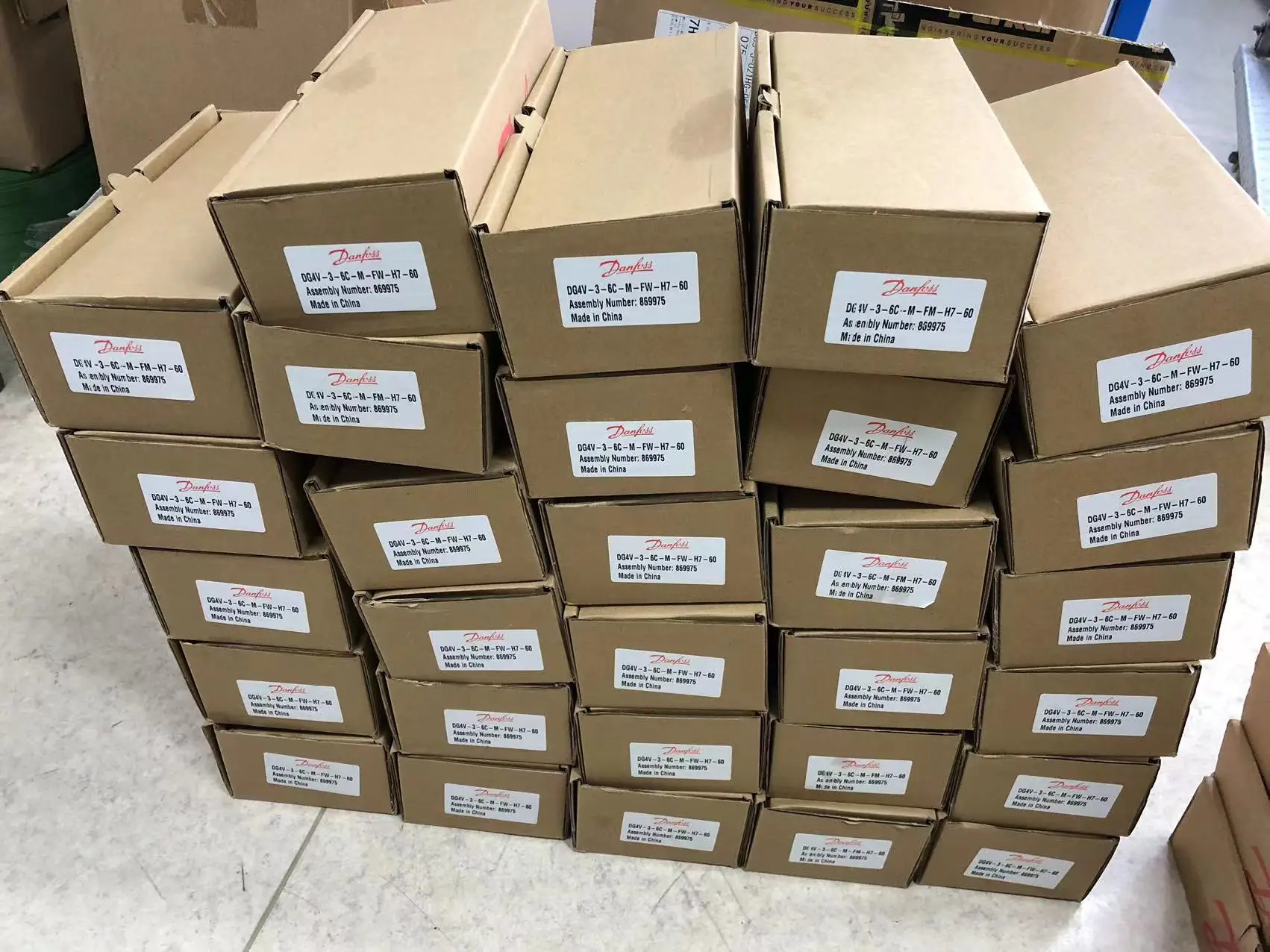 Eaton 869975 DG4V-3-6C-M-FW-H7-60, válvula solenoide - imagen 5