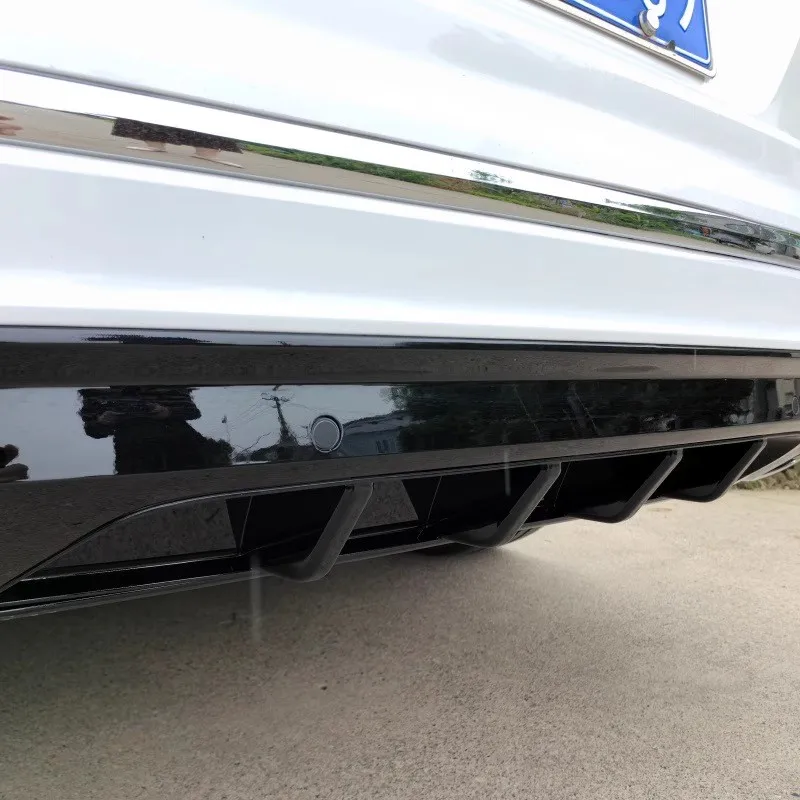 Difusor de labio trasero y alerón para Volkswagen Tiguan R-Line MK2 - imagen 3