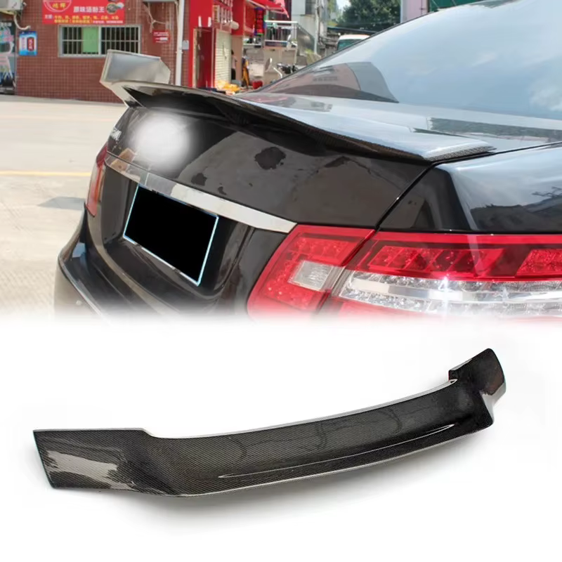 Alerón trasero CF Renn Tech Style – Mercedes E W212 2010-2015